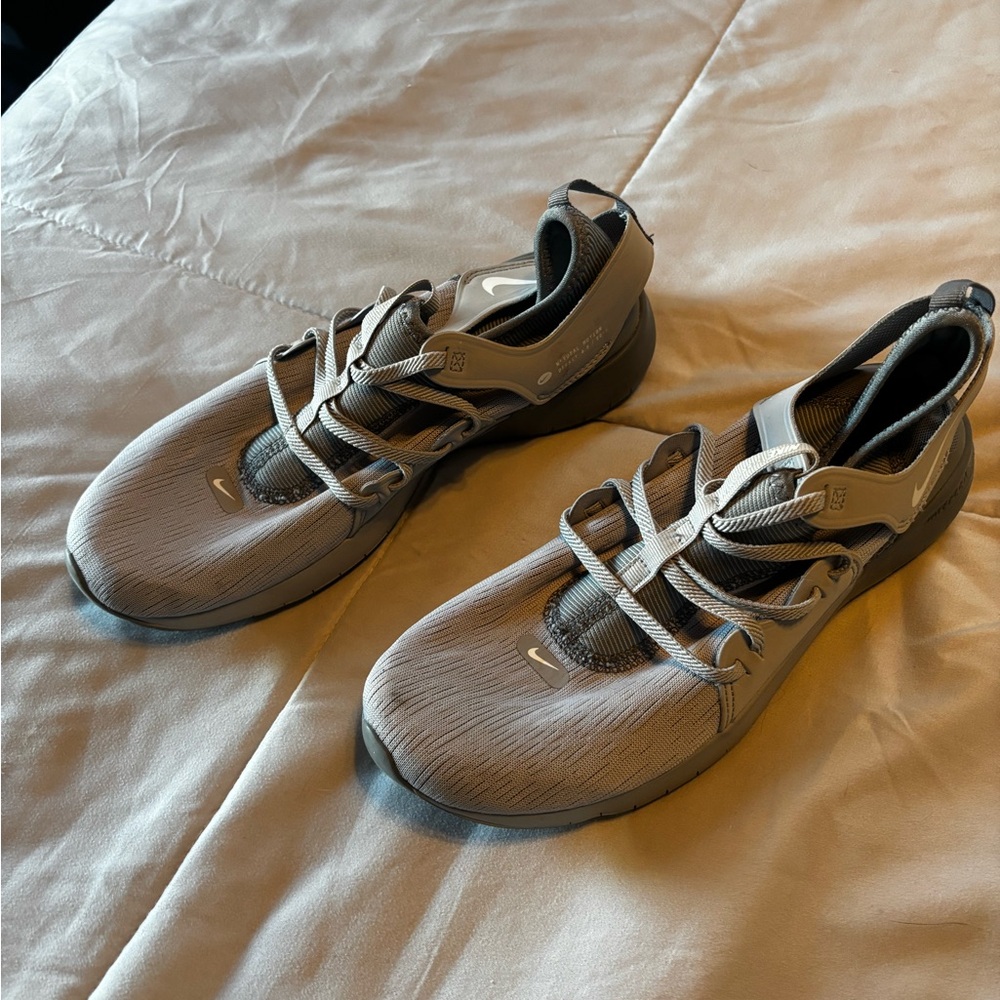 Nike Women's Gray Sneakers